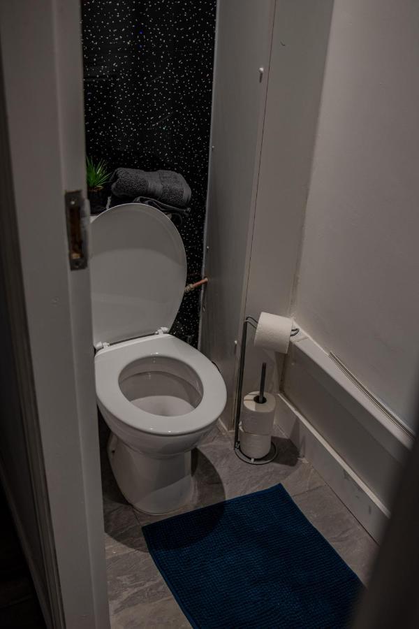 Bv Comfy Spacious 3 Bedroom House At Tatton Street Manchester Exterior foto