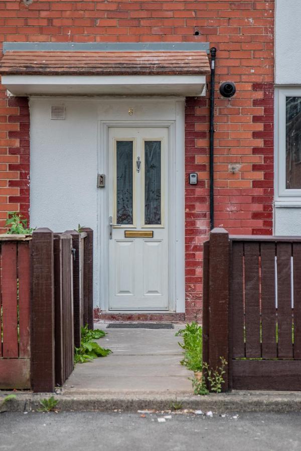 Bv Comfy Spacious 3 Bedroom House At Tatton Street Manchester Exterior foto