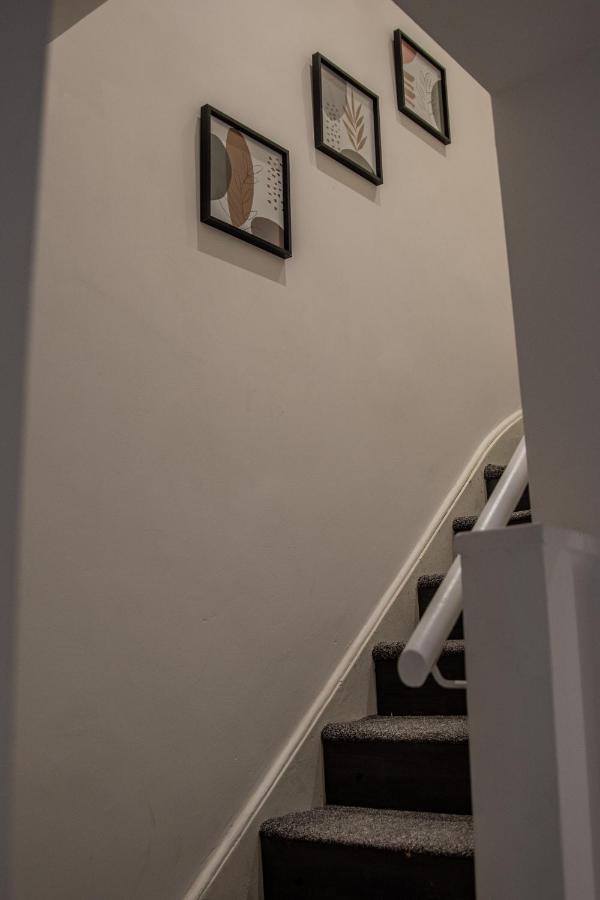 Bv Comfy Spacious 3 Bedroom House At Tatton Street Manchester Exterior foto
