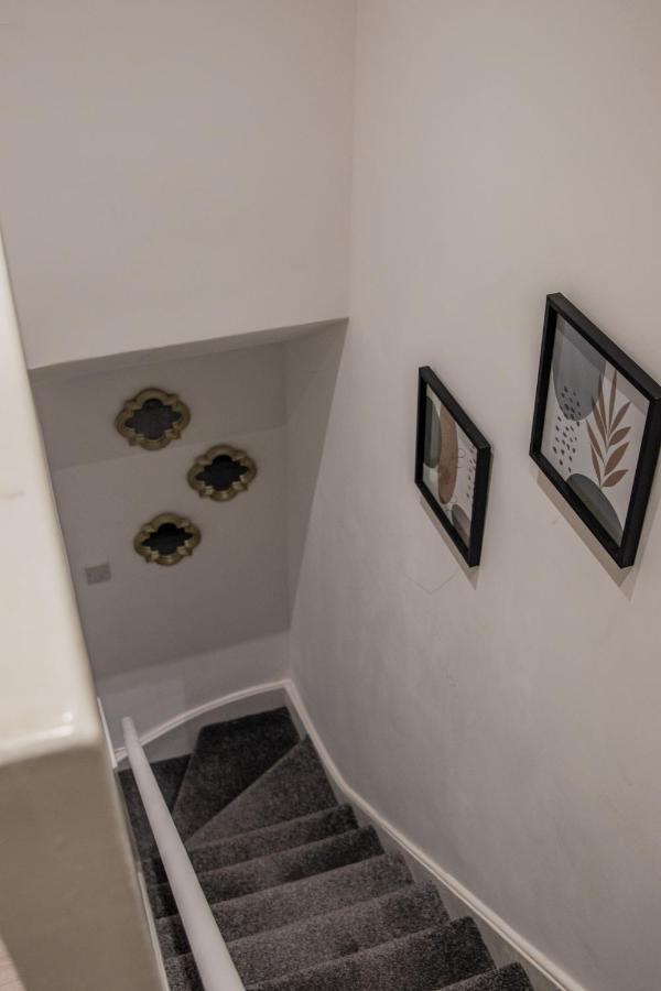 Bv Comfy Spacious 3 Bedroom House At Tatton Street Manchester Exterior foto