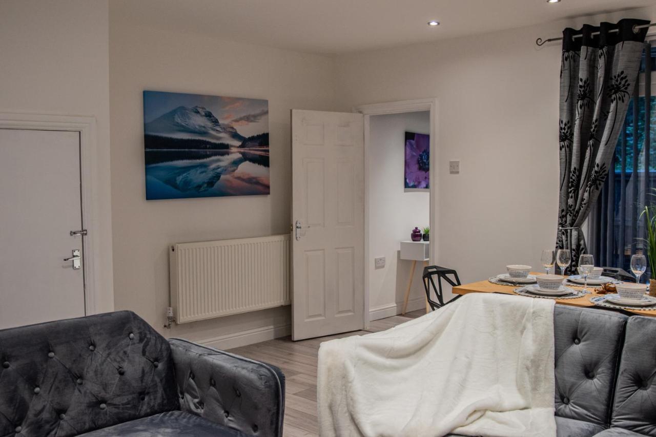 Bv Comfy Spacious 3 Bedroom House At Tatton Street Manchester Exterior foto