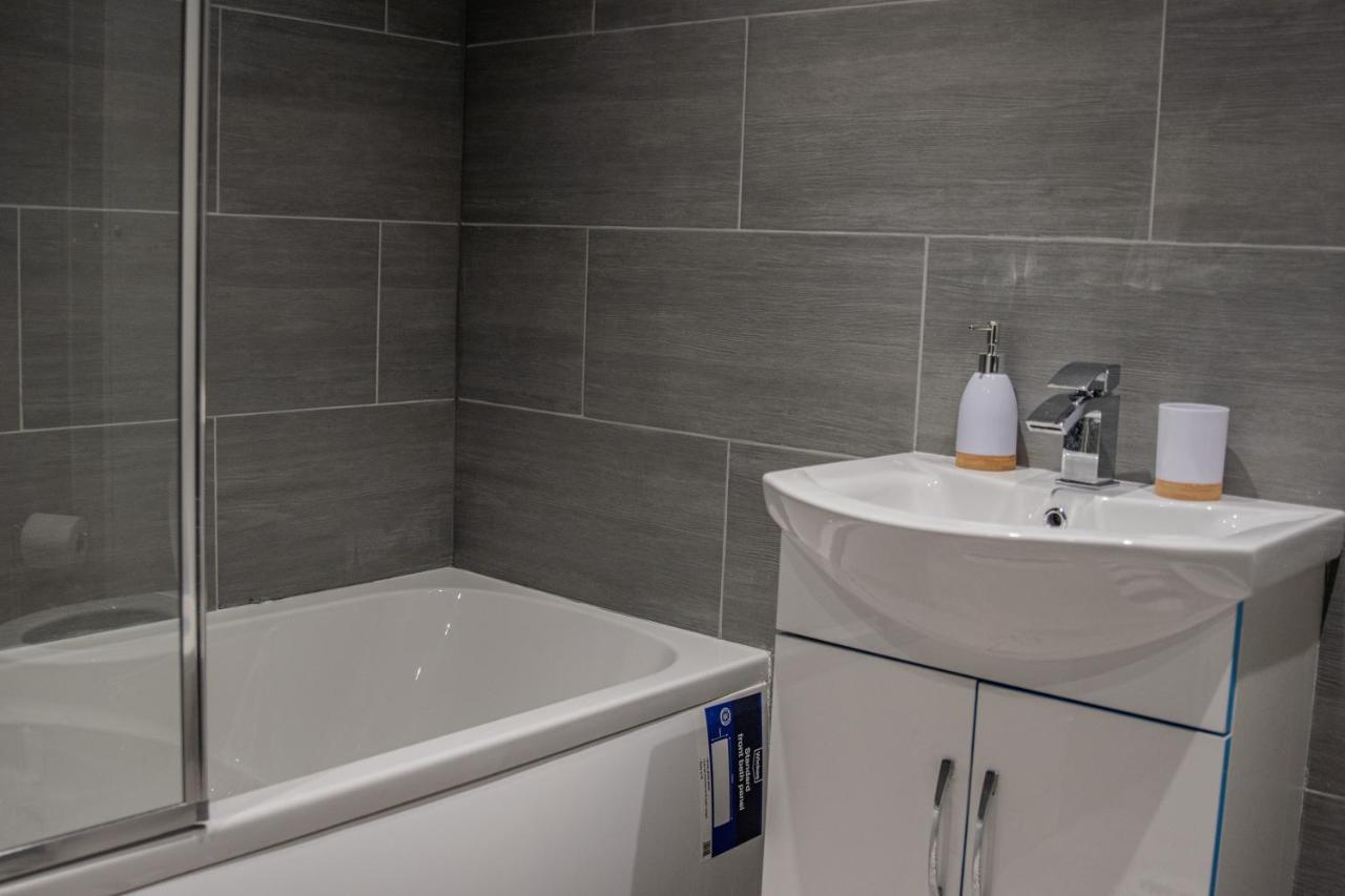 Bv Comfy Spacious 3 Bedroom House At Tatton Street Manchester Exterior foto
