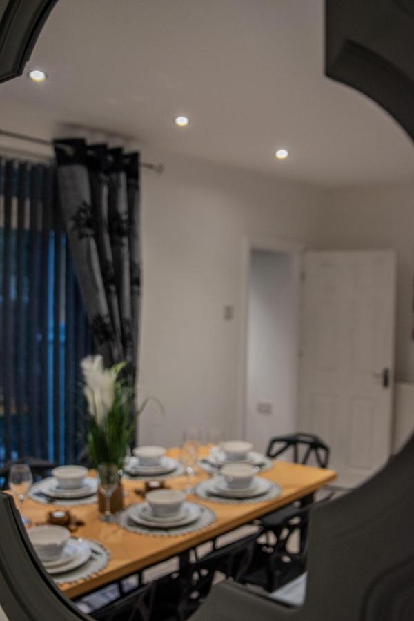 Bv Comfy Spacious 3 Bedroom House At Tatton Street Manchester Exterior foto
